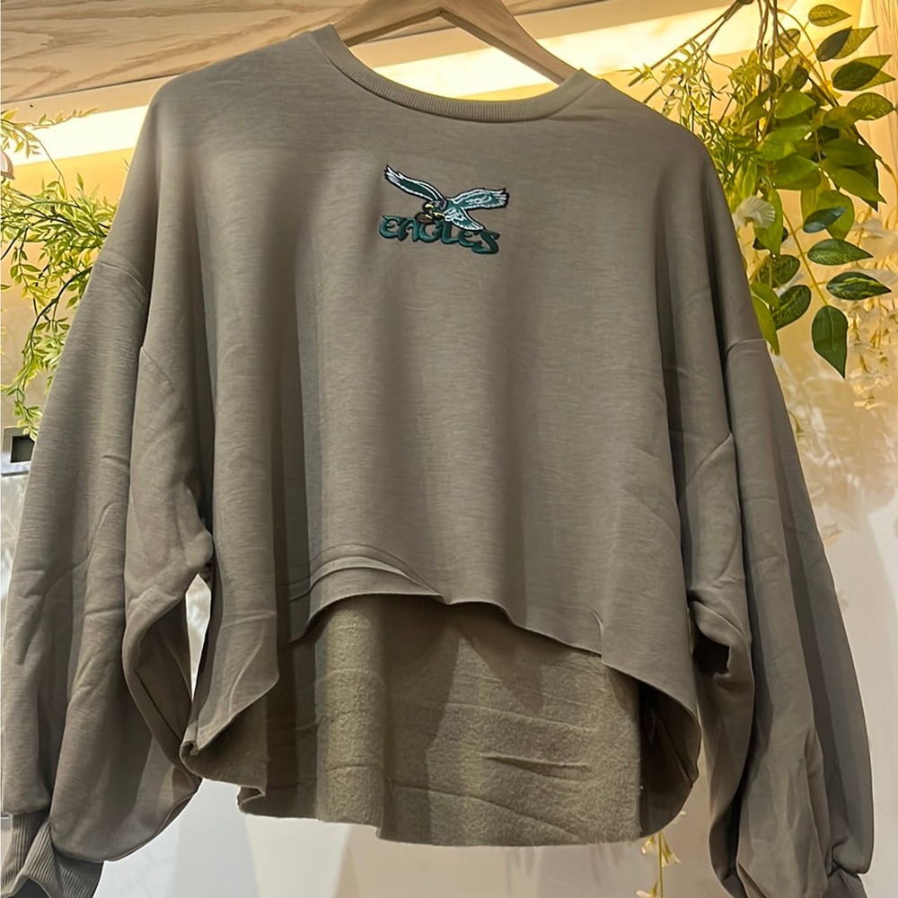 EAGLES Balloon Sleeve Sweatshirt w/Vintage Eagles Patch Size L